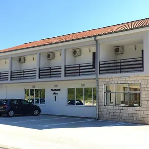 & Pansion Odmor krevet i doručak Rovanjska