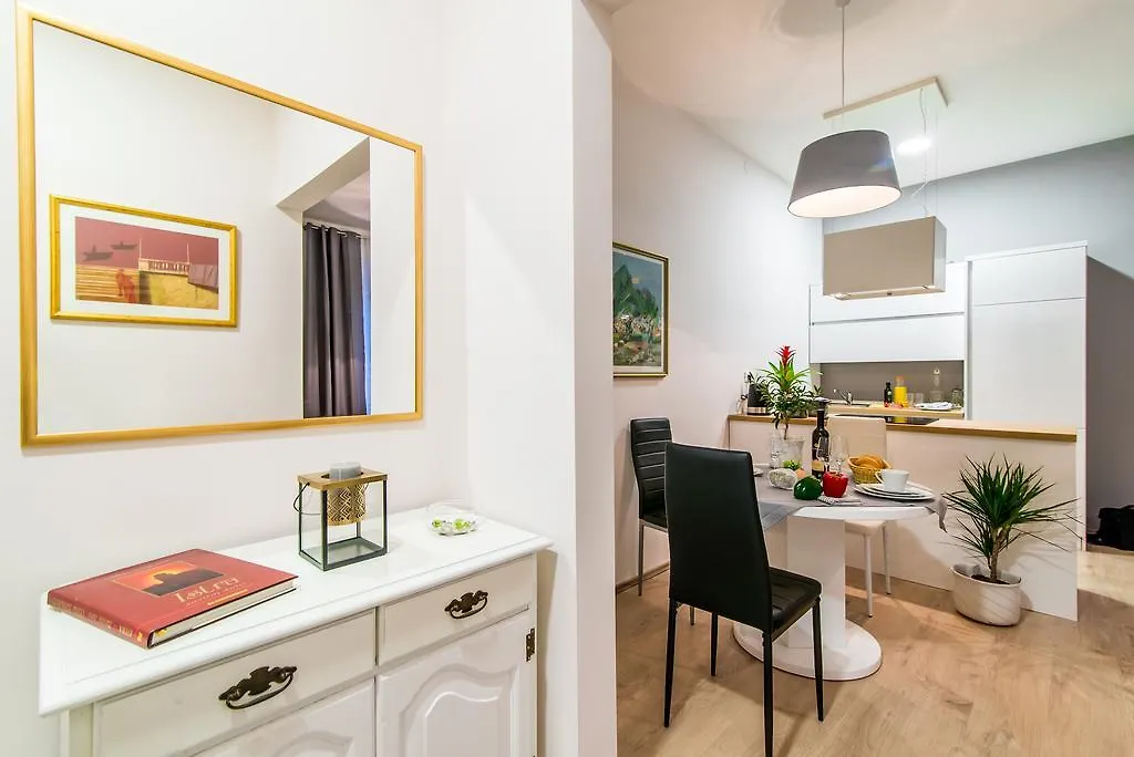 Polai Center Apartments 0*, Pula Croatia